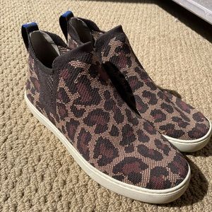 Rothy’s “The Chelsea” in Wildcat print